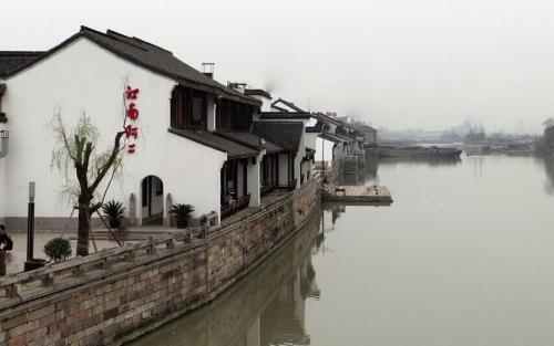 横店影视预计去年净利超1.35亿:院线经营环境好转,电影市场复苏