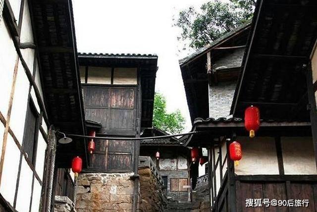 透视52家信托公司去年财报：行业利润总额同比减少14.63%，固收业务略有增长